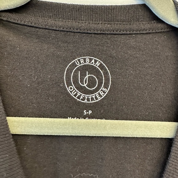 Urban Outfitters Black Cropped Tee - Picture 7 of 7